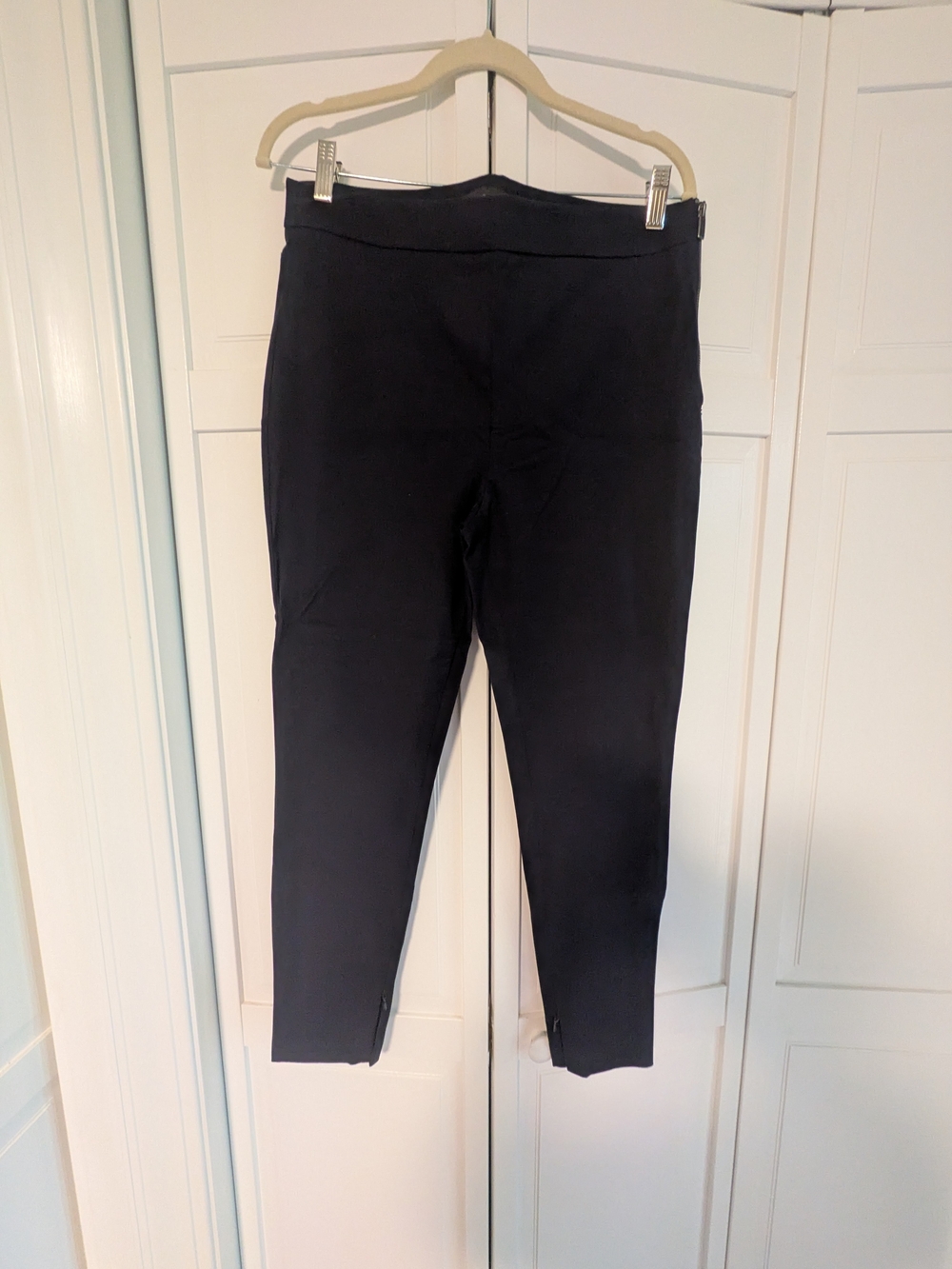 Ann Taylor Black Ankle Crop Pants